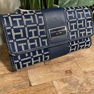 Tommy Hilfiger wallet